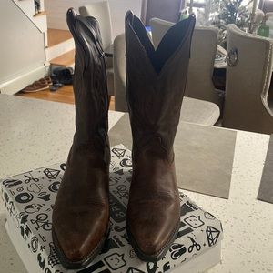 Size 8medium Loredo brown cowboy boots